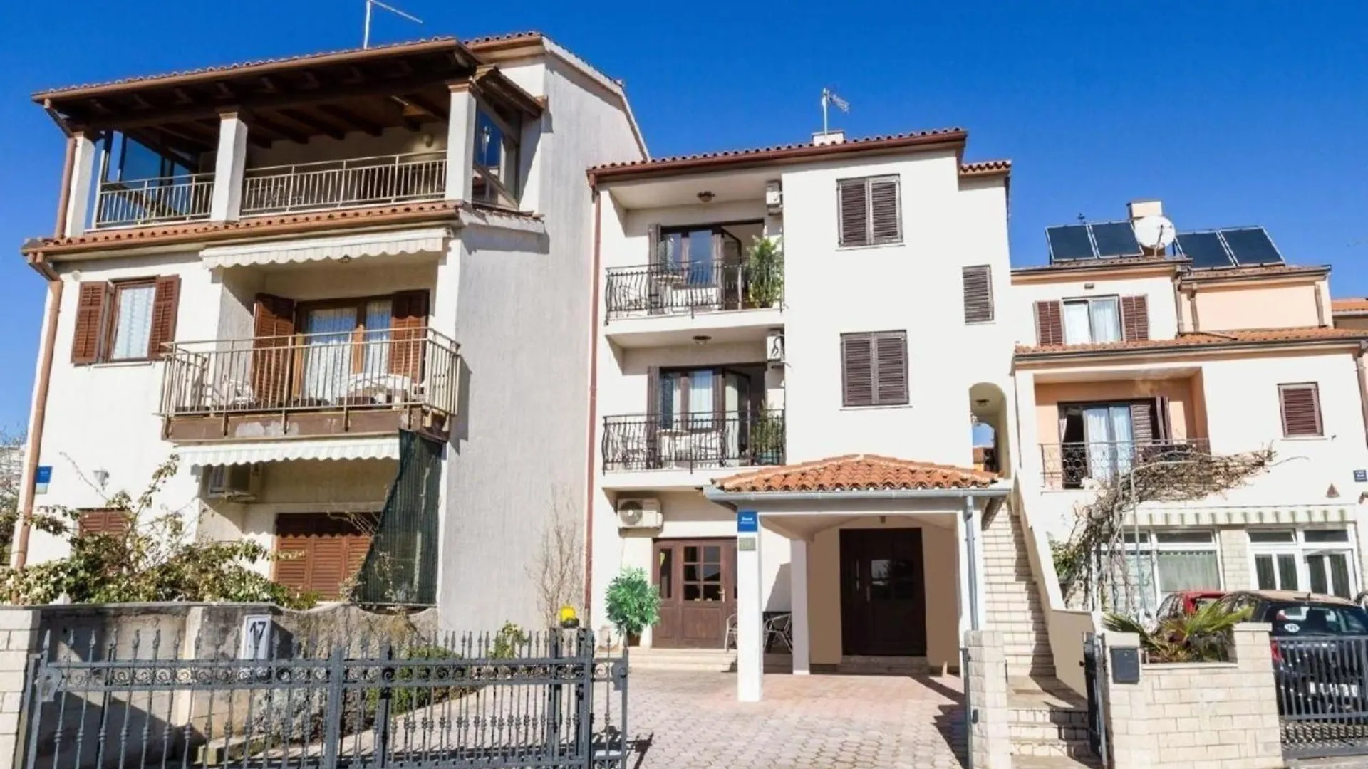 Wohnung In Pula Mit Terrasse, Grill Und Garten Appartamento