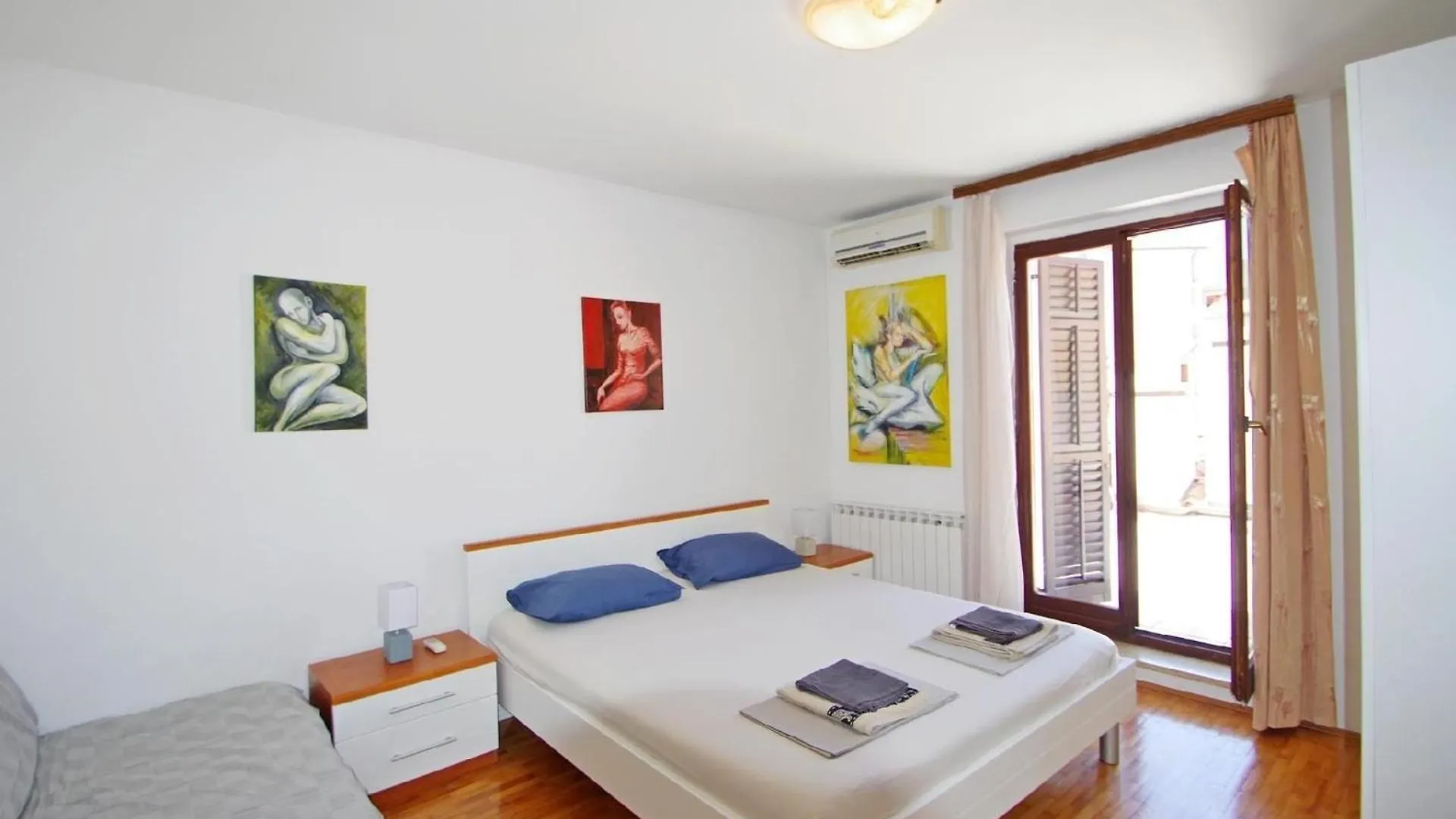 Wohnung In Pula Mit Terrasse, Grill Und Garten 0*,